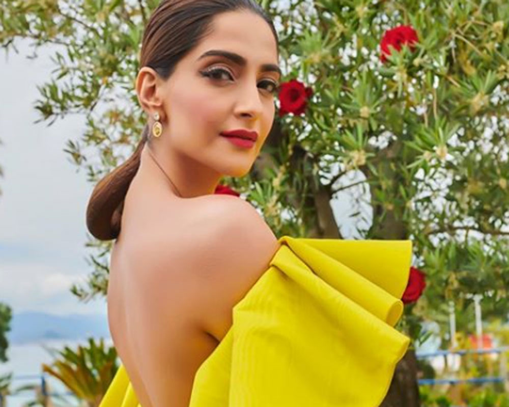 Sonam Kapoor scores 20 mn Instagram followers