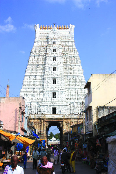 Three golden crowns of  Tirupati temple missing