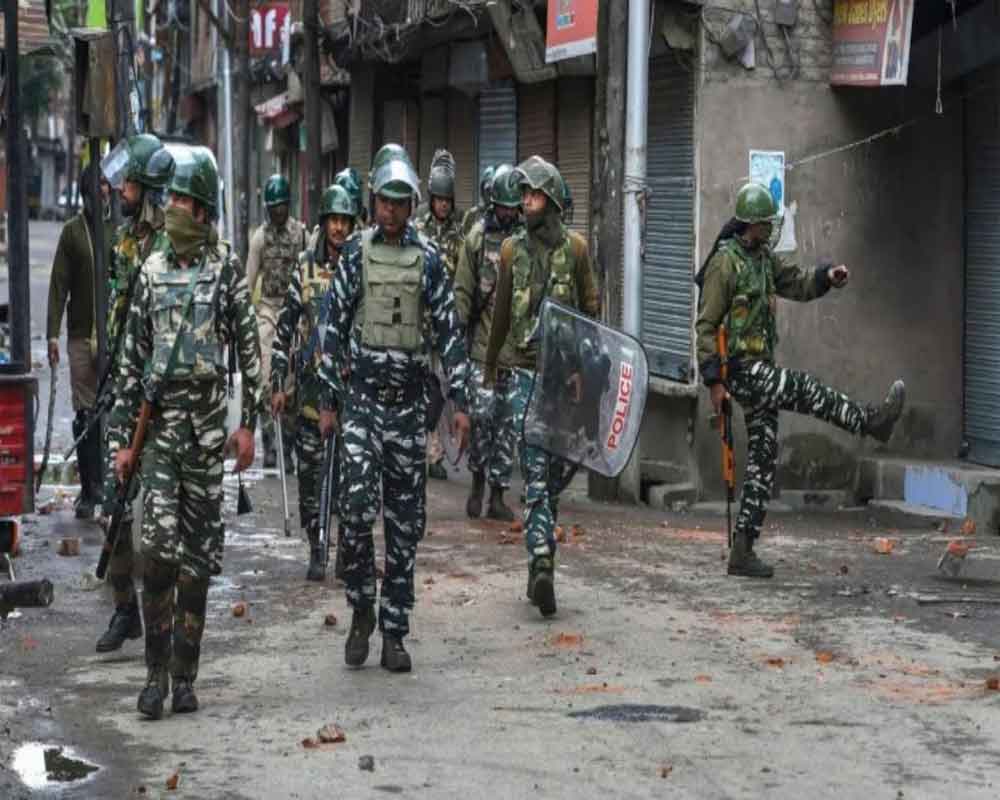 Grenade attack in Anantnag, restrictions imposed ahead of Friday congregations lifted in Valley
