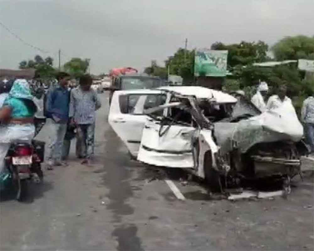 UP govt ready for CBI probe into accident involving  Unnao rape victim,:DIG; Opp demand inquiry