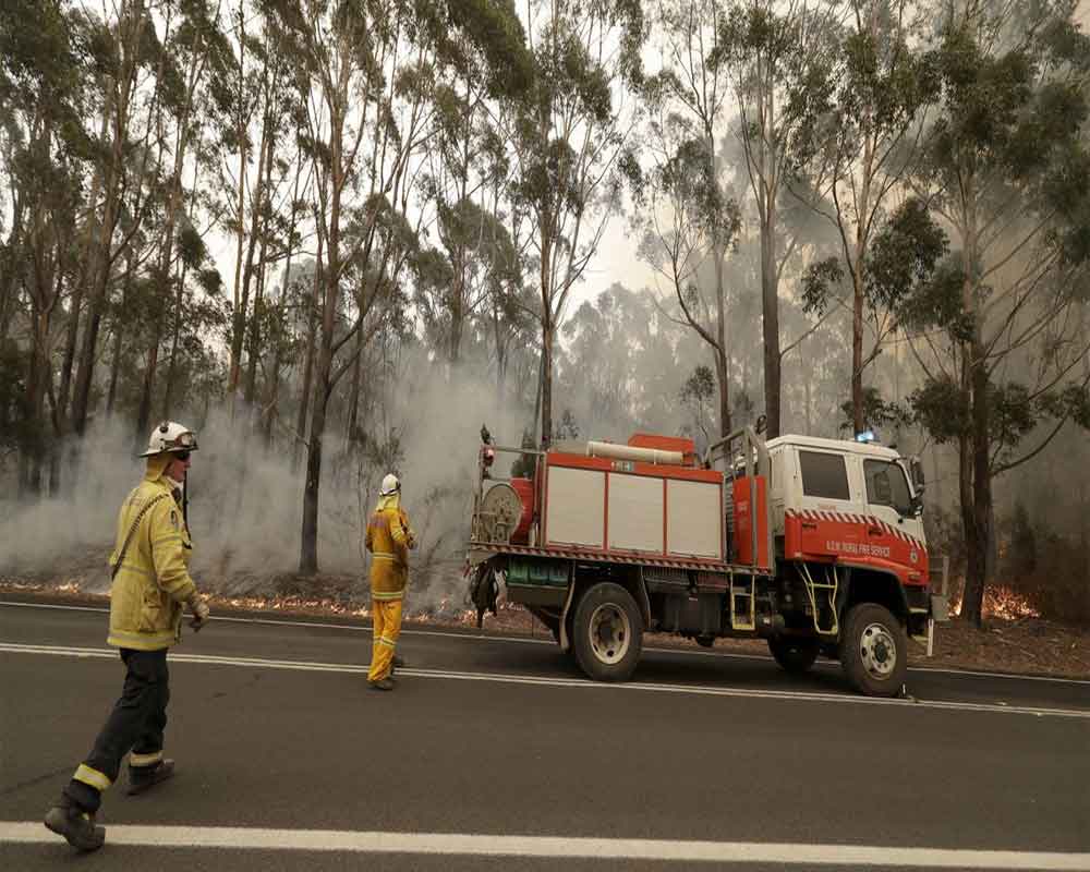 2 more missing in Australian wildfires as rain brings relief