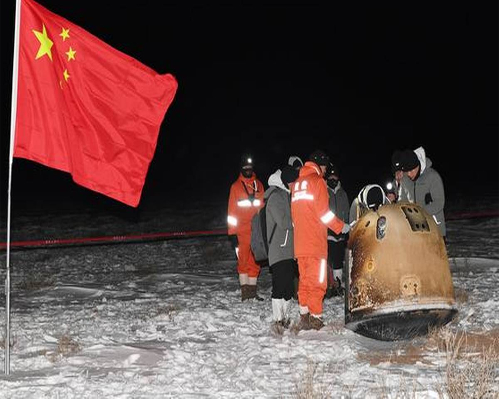 China's spacecraft successfully brings home moon samples