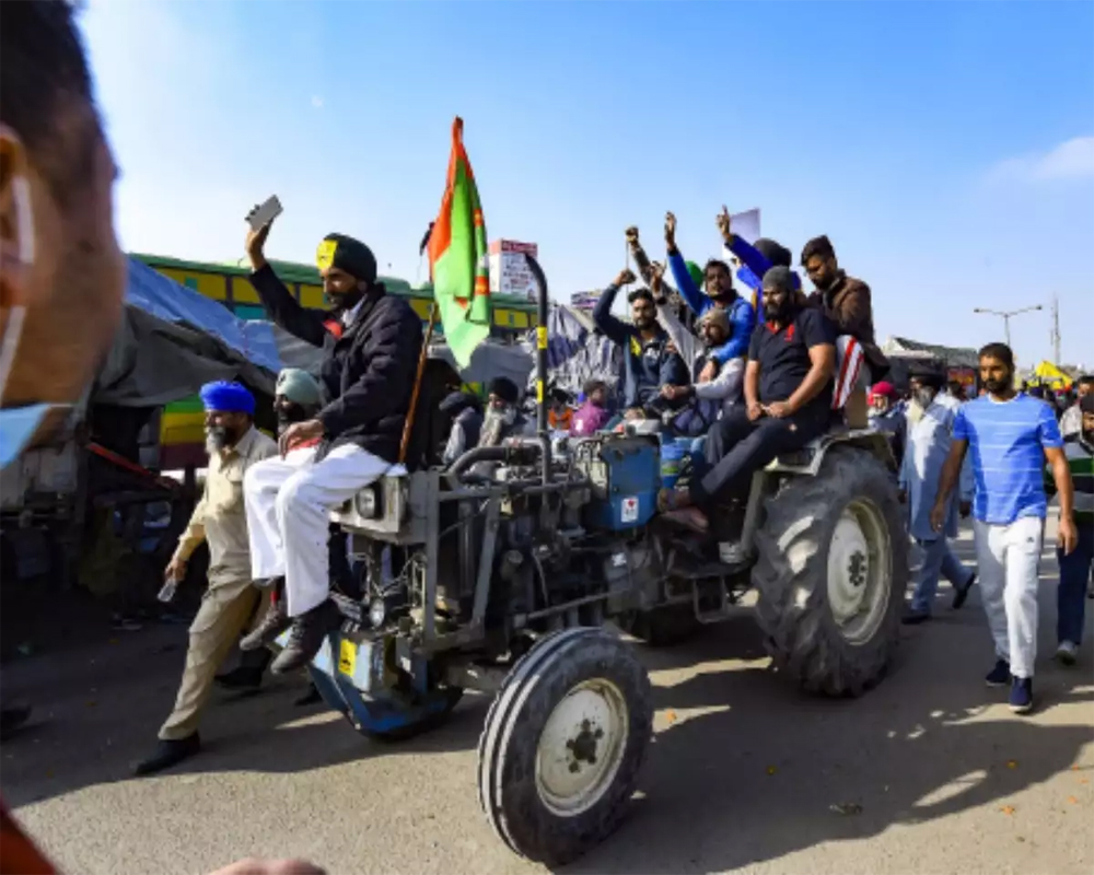 Day 22 of farmers' stir: Traffic disrupted on Delhi's key routes as thousands stay put at border points