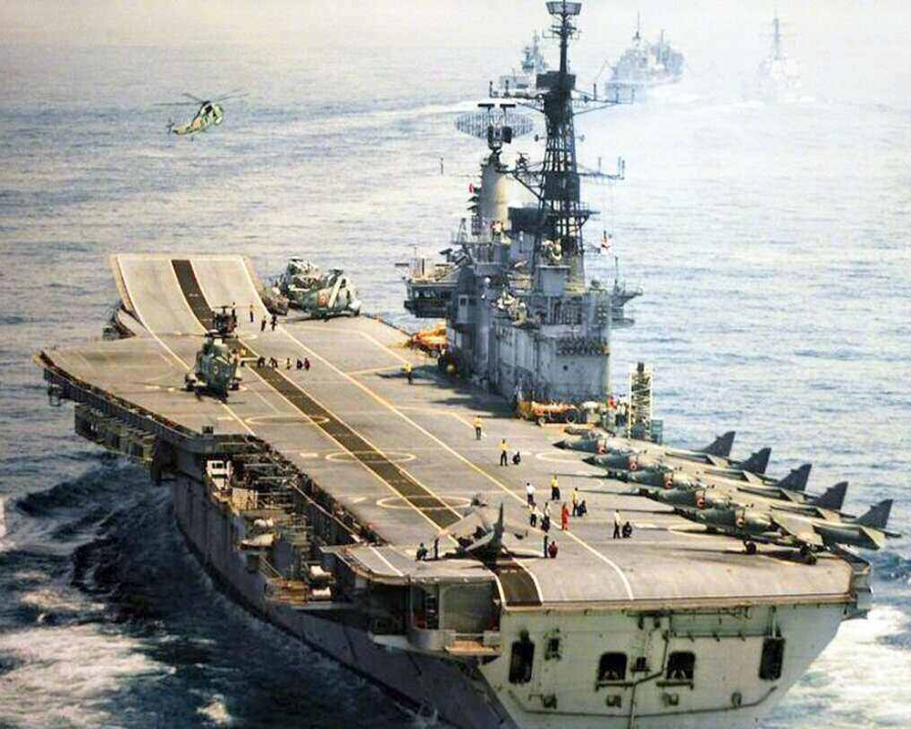 INS Viraat arrives at Alang in Gujarat for dismantling