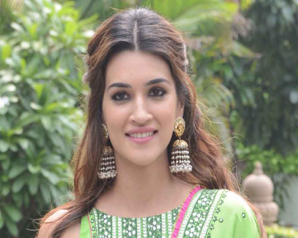 Kriti Sanon to gain 15 kgs for 'Mimi'