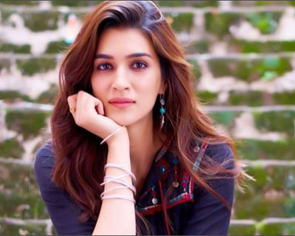 Kriti Sanon Urges Producers To Clear Dues Of Daily Wagers