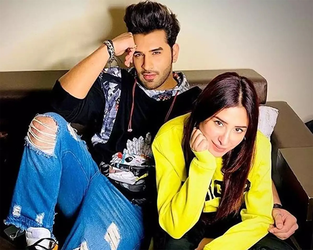 Mahira Sharma, Paras Chhabra back together in new music video