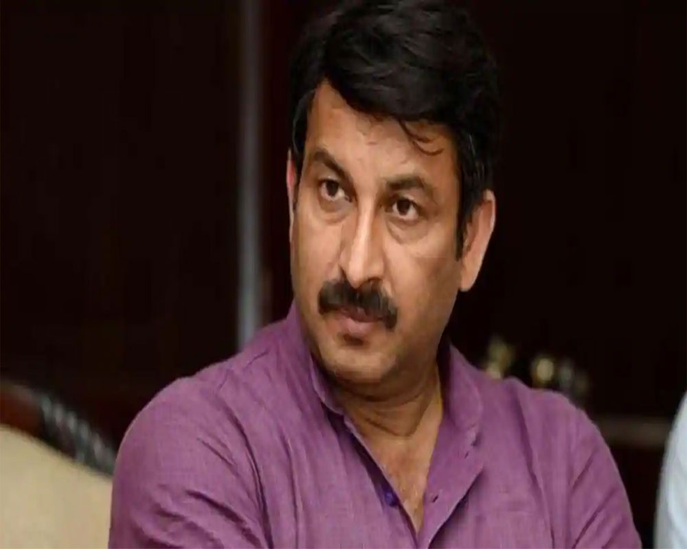 Manoj Tiwari invites Kejriwal to his residence, offers to clear his 'doubts' about farm laws