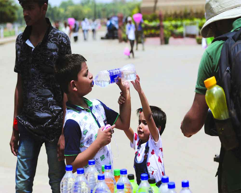 Mercury Hovers Near 40 Deg C In Delhi 5168