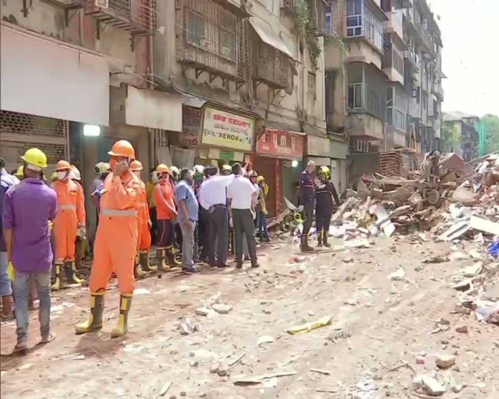 Mumbai building crash toll climbs to 10, 12 injured