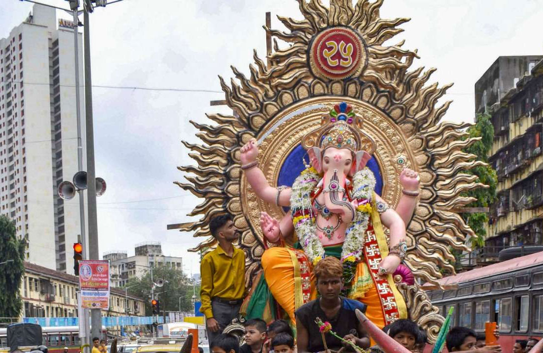 Mumbai police tightens security for Ganesh festival