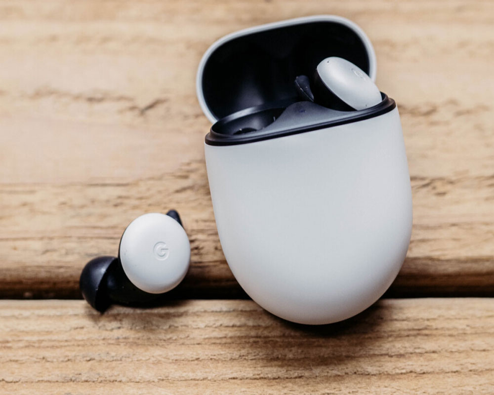 Pixel Buds adds bass control, real-time audio translation