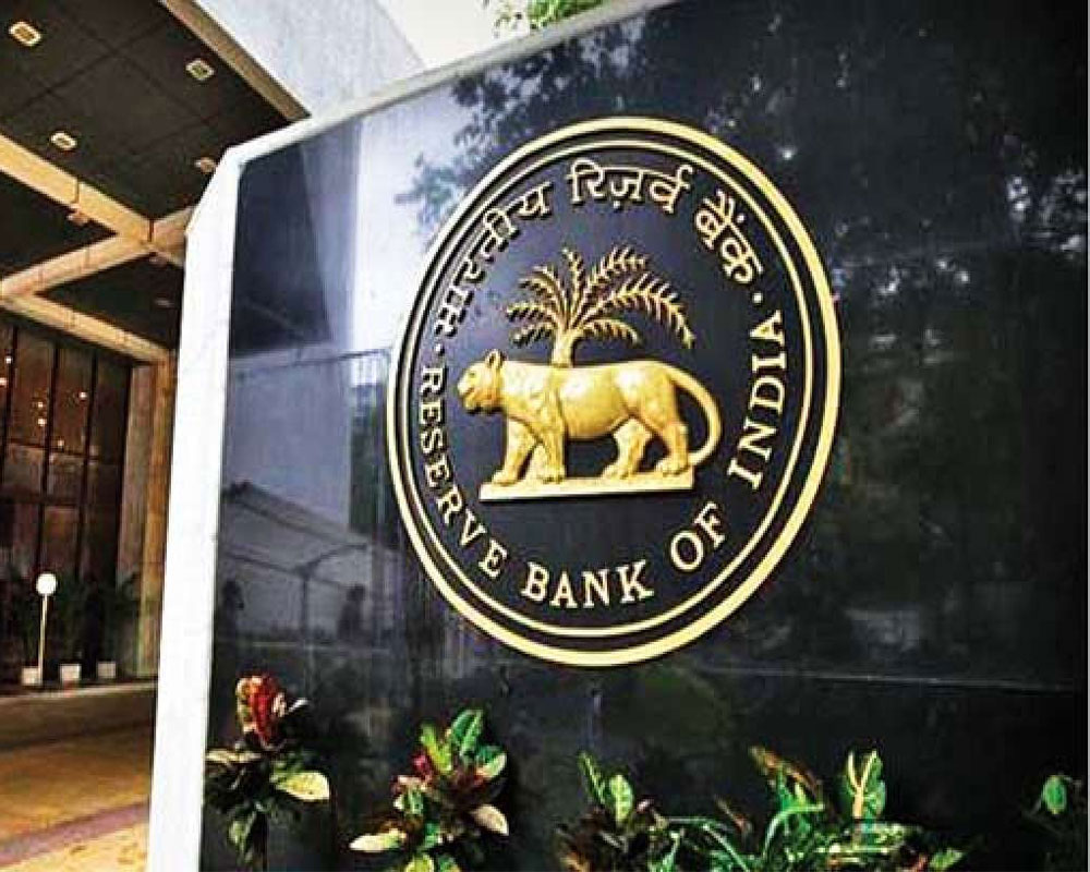 RBI imposes penalty on Muthoot Finance, Manappuram Finance