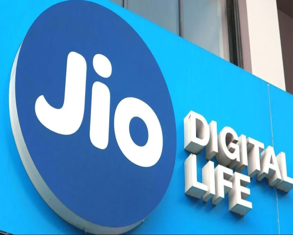 Reliance Jio Q4 net zooms 177 pc to Rs 2,331 cr