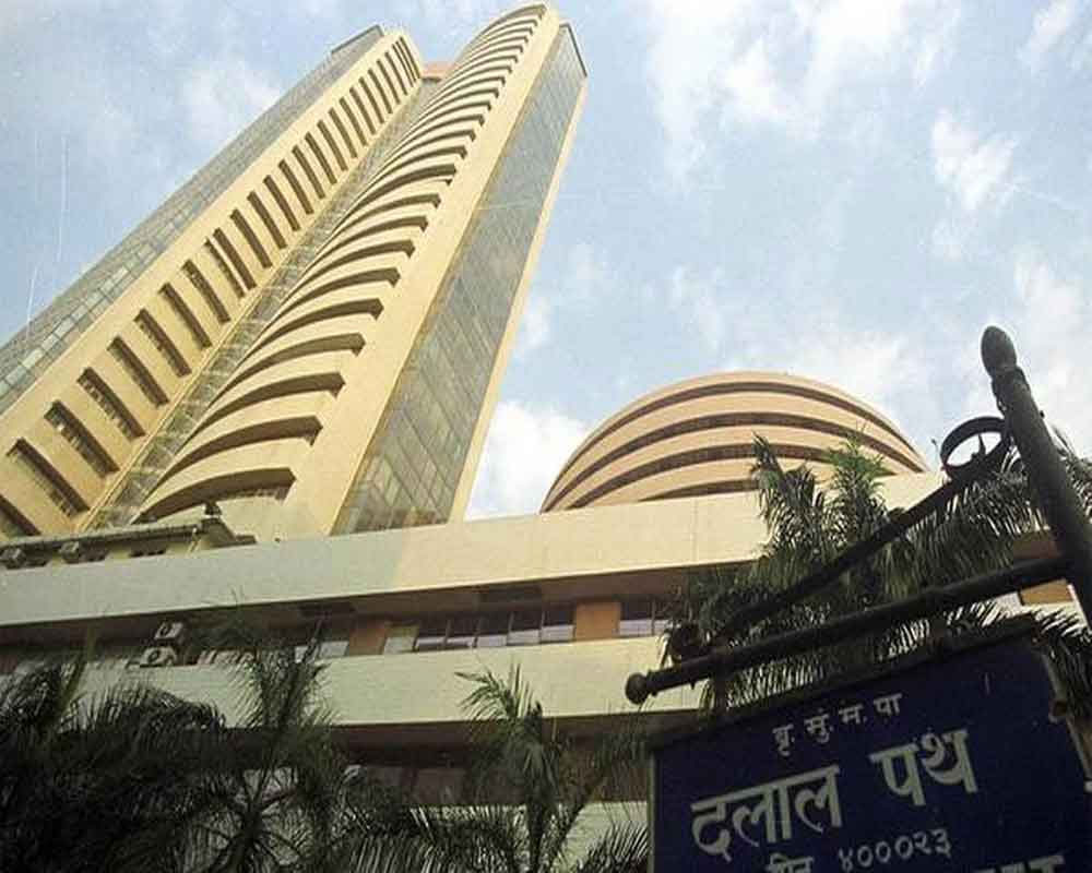 Sensex drops 129 pts; Reliance tumbles 2 pc