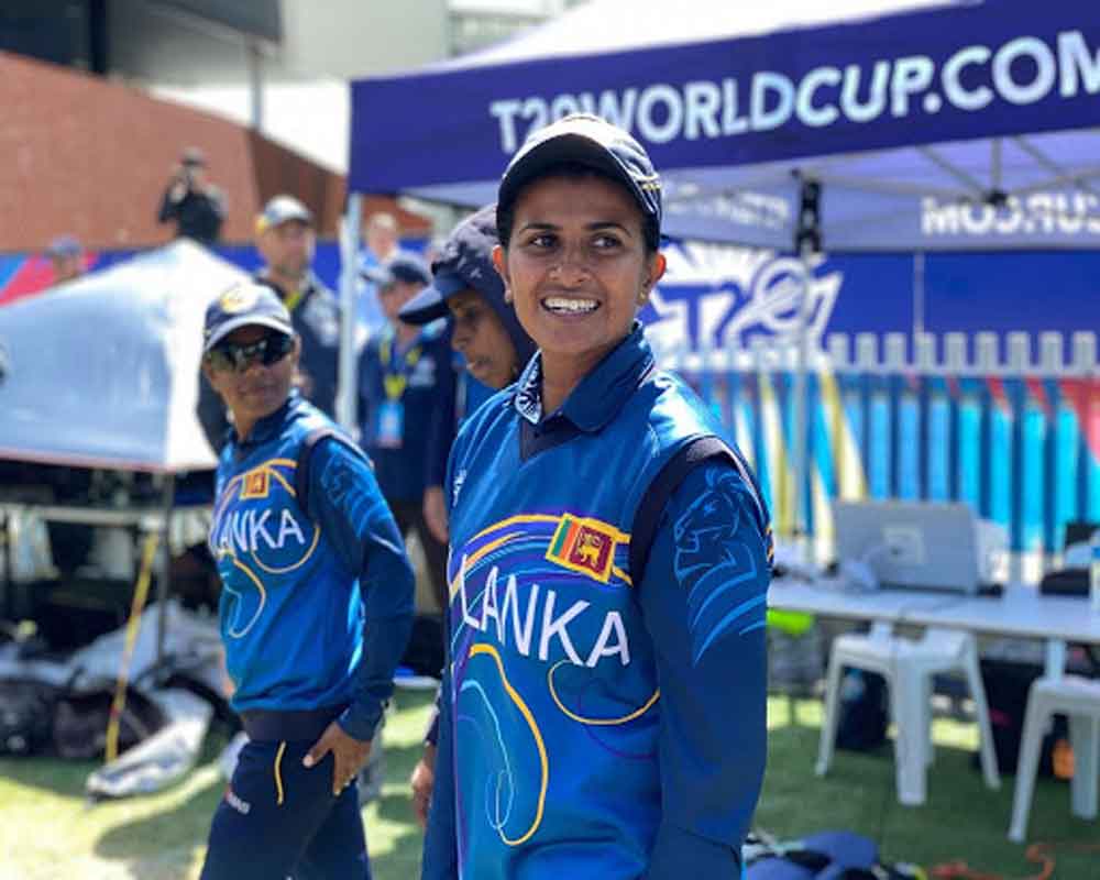 Siriwardena shines on Sri Lanka swansong