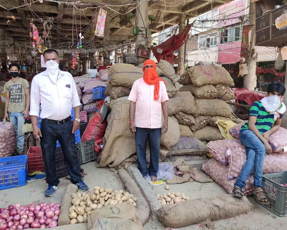 Vegetable supply in Azadpur Mandir affected due to sealing of Haryana border