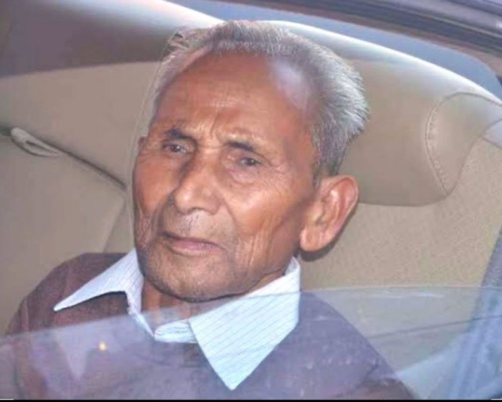 Yogi Adityanath S Father Dies