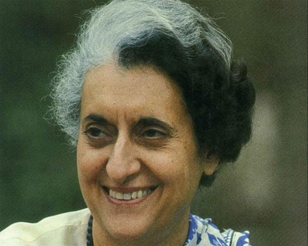 iron-lady-of-india-cong-pays-tributes-to-indira-gandhi-on-death