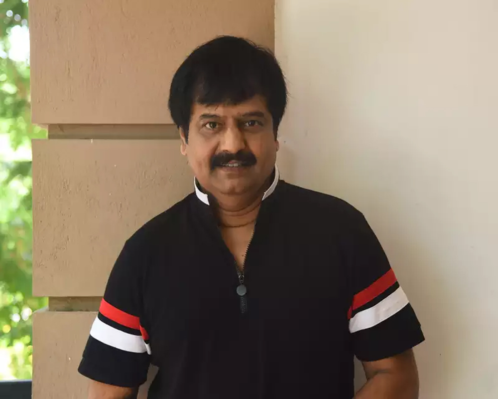 Actor Vivekh hospitalised