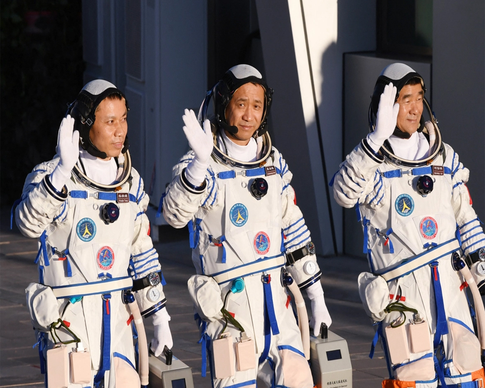 Chinese astronauts make first space walk outside new station