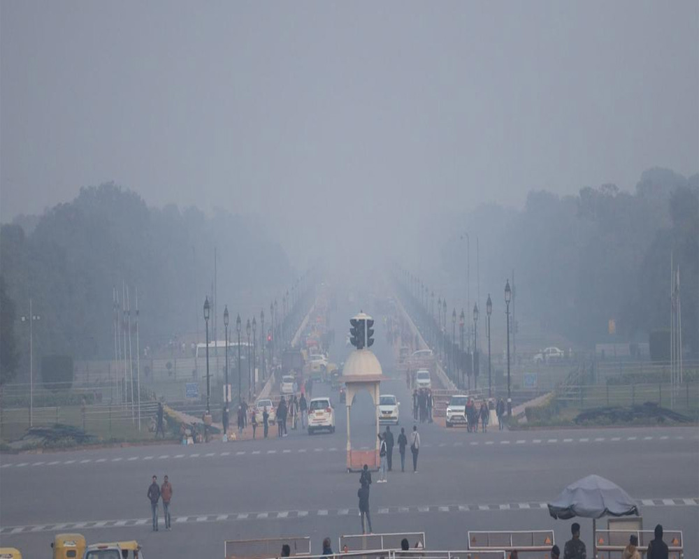 Dense fog engulfs Delhi