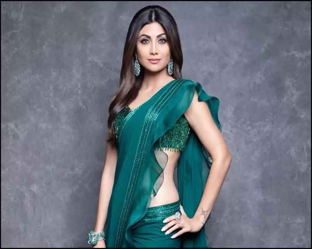 Shilpa Shetty's average looking scarf costs 140 times more than ours and we  are speechless!