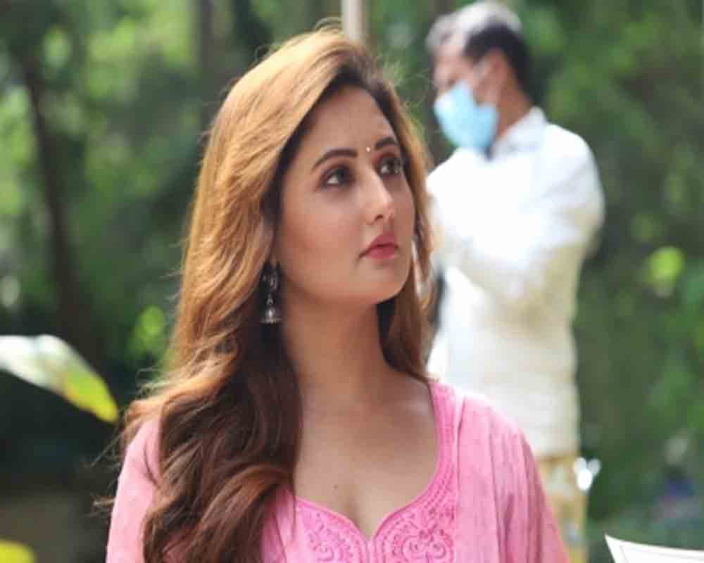 Rashami Desai on what prompted her to sign her debut OTT show 'Tandoor'