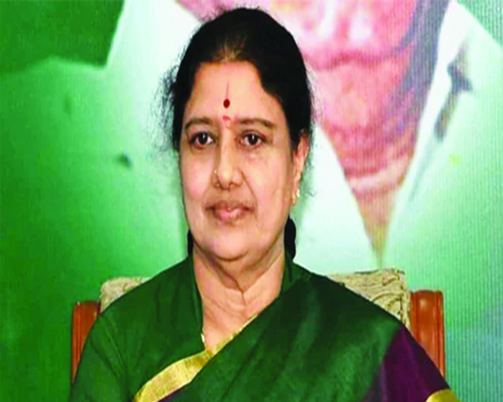 Sasikala intends to take over the AIADMK