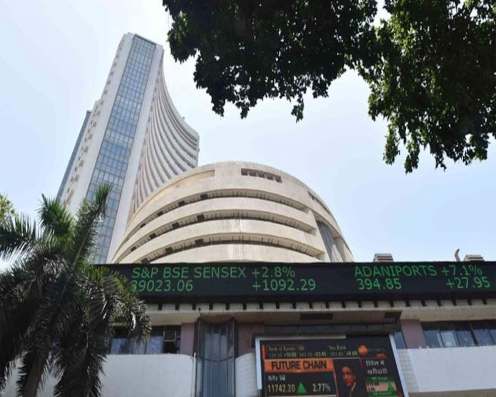 Sensex Slumps Over 300 Pts In Early Trade Nifty Drops Below 18000 