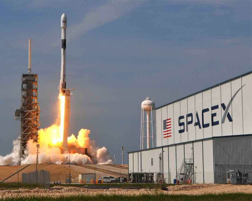 SpaceX wins contract for NASA's $332M mission to lunar outpost