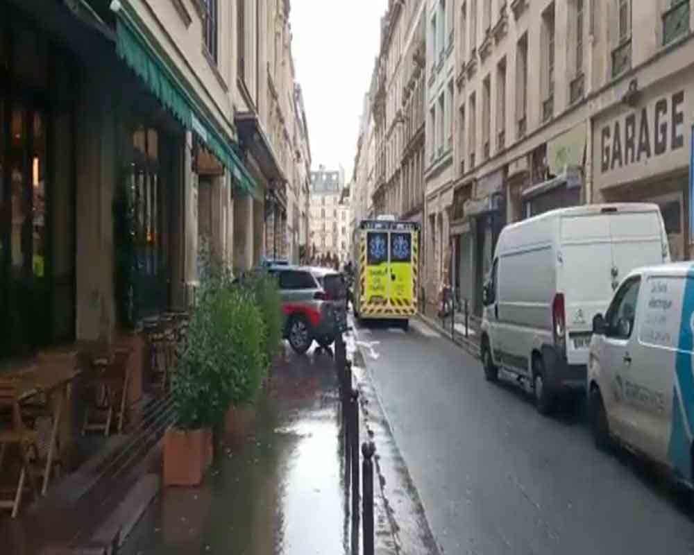 2 dead, 4 wounded in Paris shooting; suspect arrested