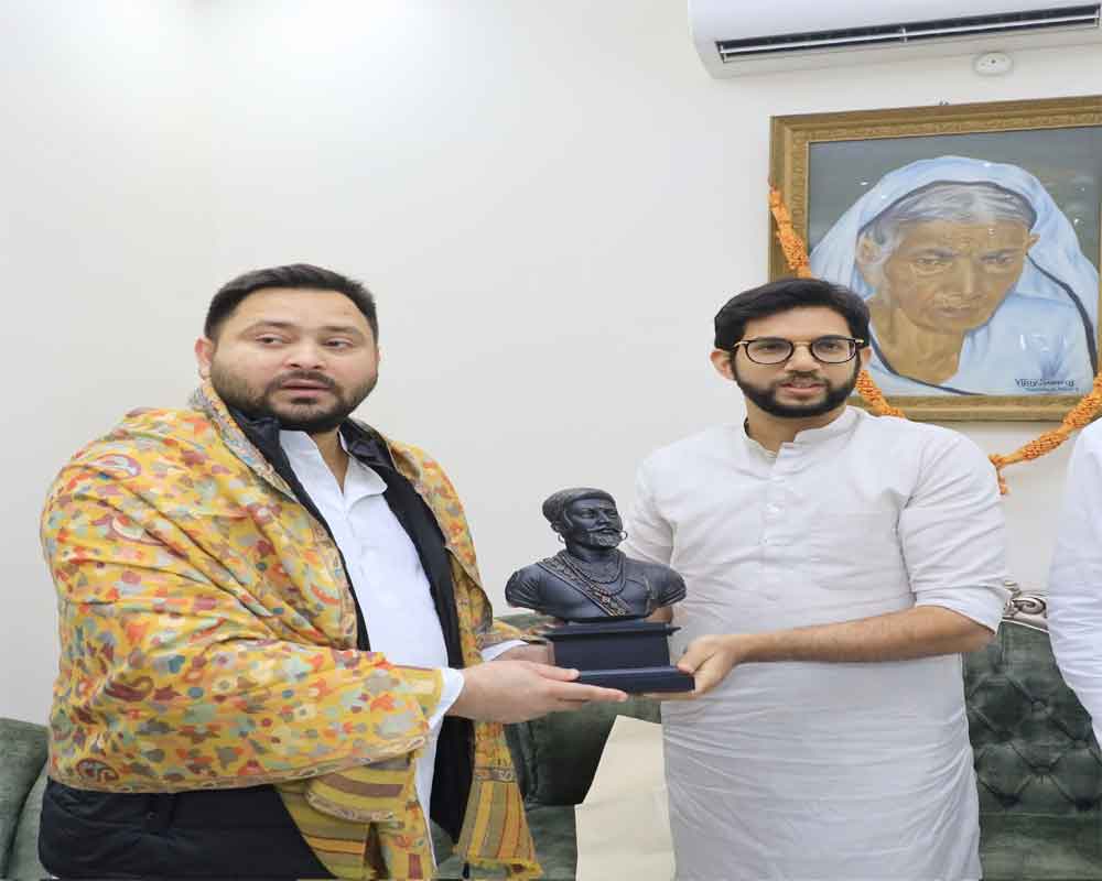 ditya Thackeray Visits Patna Meets Tejashwi And Nitish