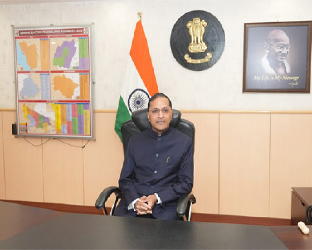 Arun Goel assumes charge as EC