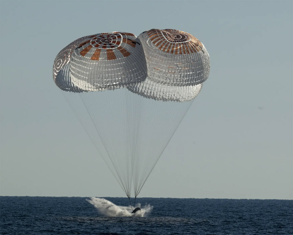 Astronauts Aboard Spacex Spacecraft Safely Splash Down On Earth 5594