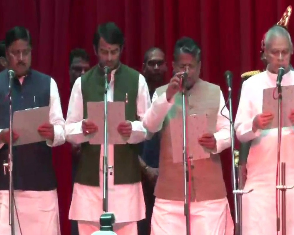 Bihar cabinet expands, 31 ministers inducted