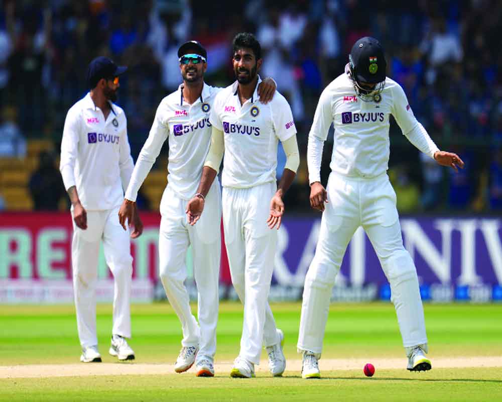 Bumrah, Pant Light Up B’luru