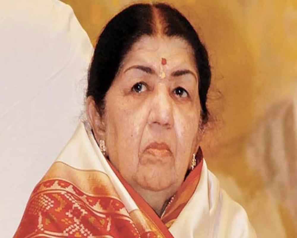 Lata Mangeshkar dead: sister Usha Mangeshkar