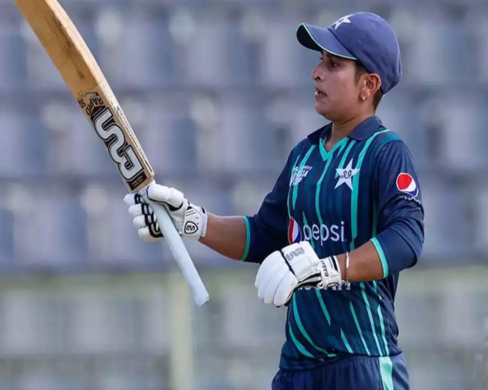 Nida Dar takes Pakistan to 137/6