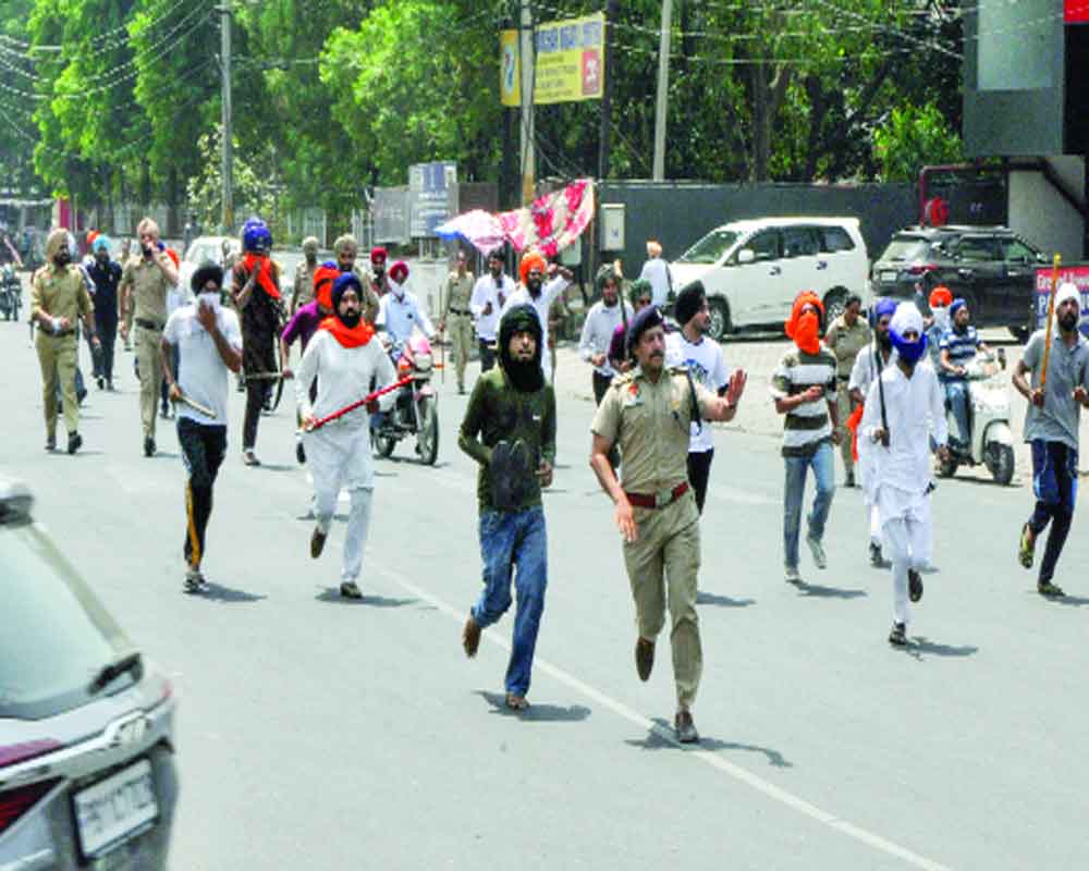 Patiala tense as pro-Khalistani, Sena clash; curfew clamped