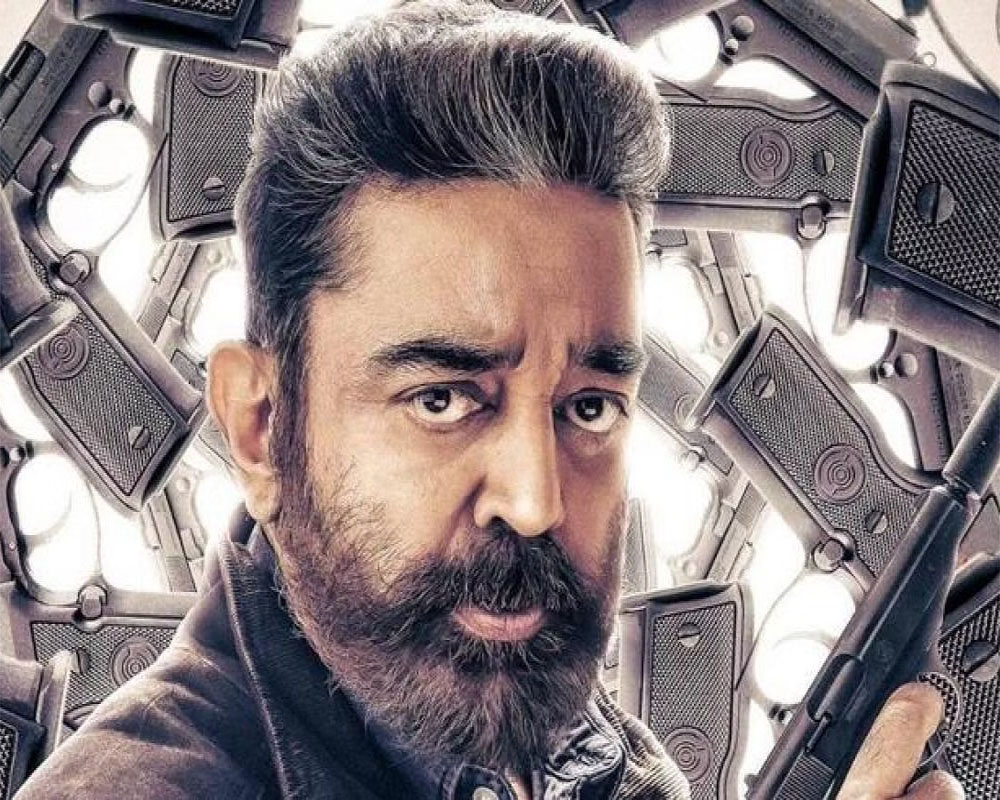 Kamal gifted 13 bikes to vikram assistant directors