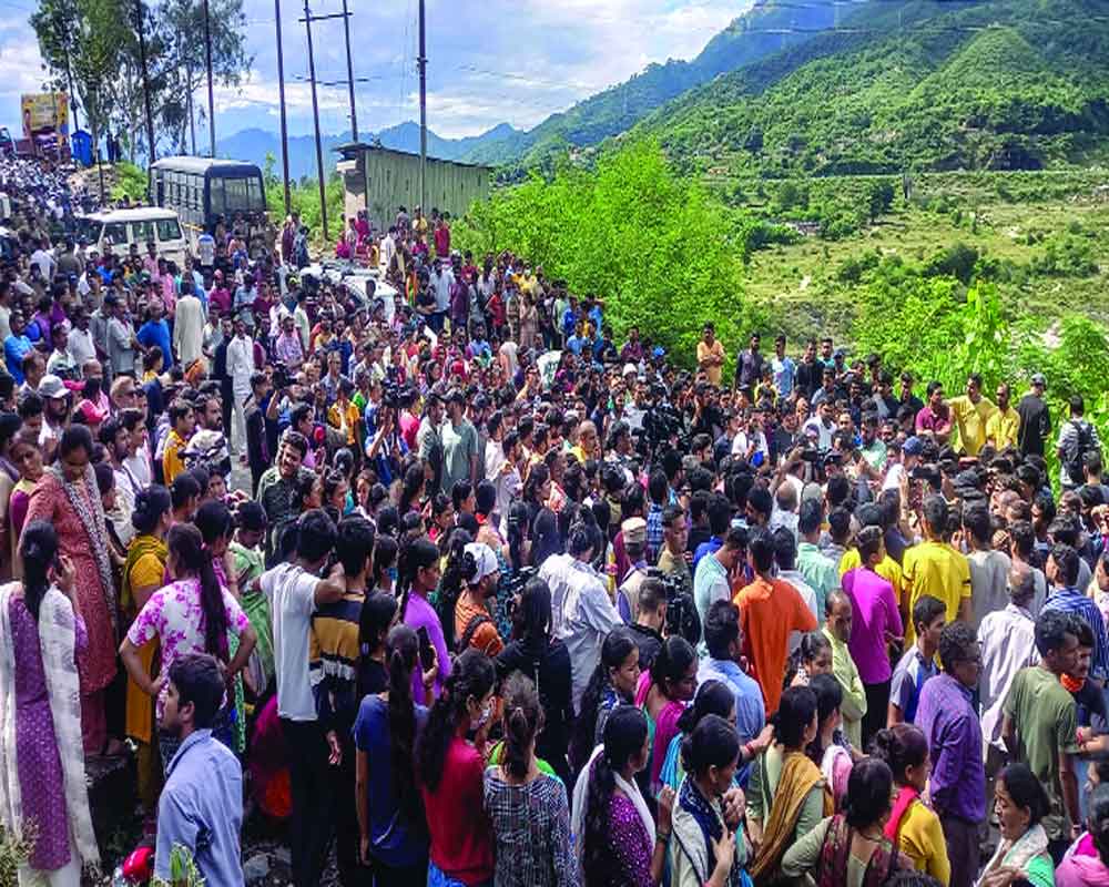 Ukhand Resort Murder Ankita Cremated After Hours Of Protests 8797