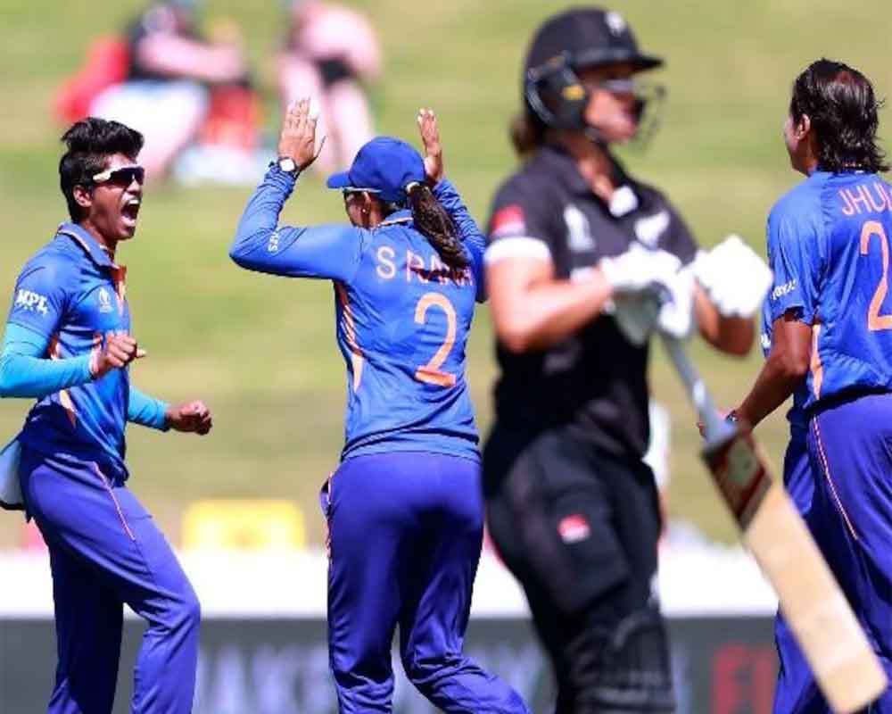 Vastrakar claims 4 wickets as India restrict NZ to 260/9