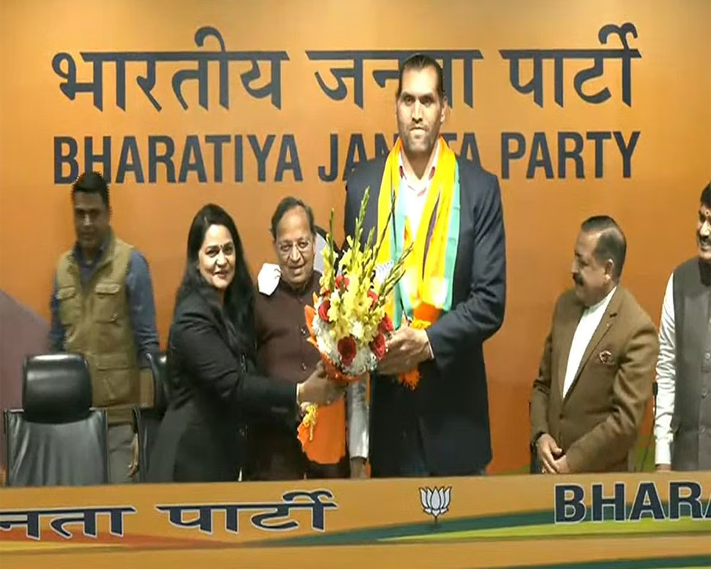 WWE wrestler 'The Great Khali' joins BJP