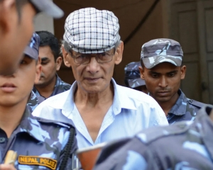 根据最高法院的命令，法国连环杀手Charles Sobhraj从尼泊尔监狱获释