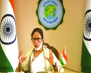 Mamata blocks Guv on her Twitter after ‘gas chamber’ barb