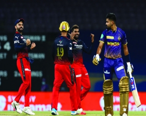 RCB beat KKR in thriller