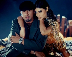Yo Yo Honey Singh发行了以Mouni Roy为特色的派对曲目“Gatividhi”