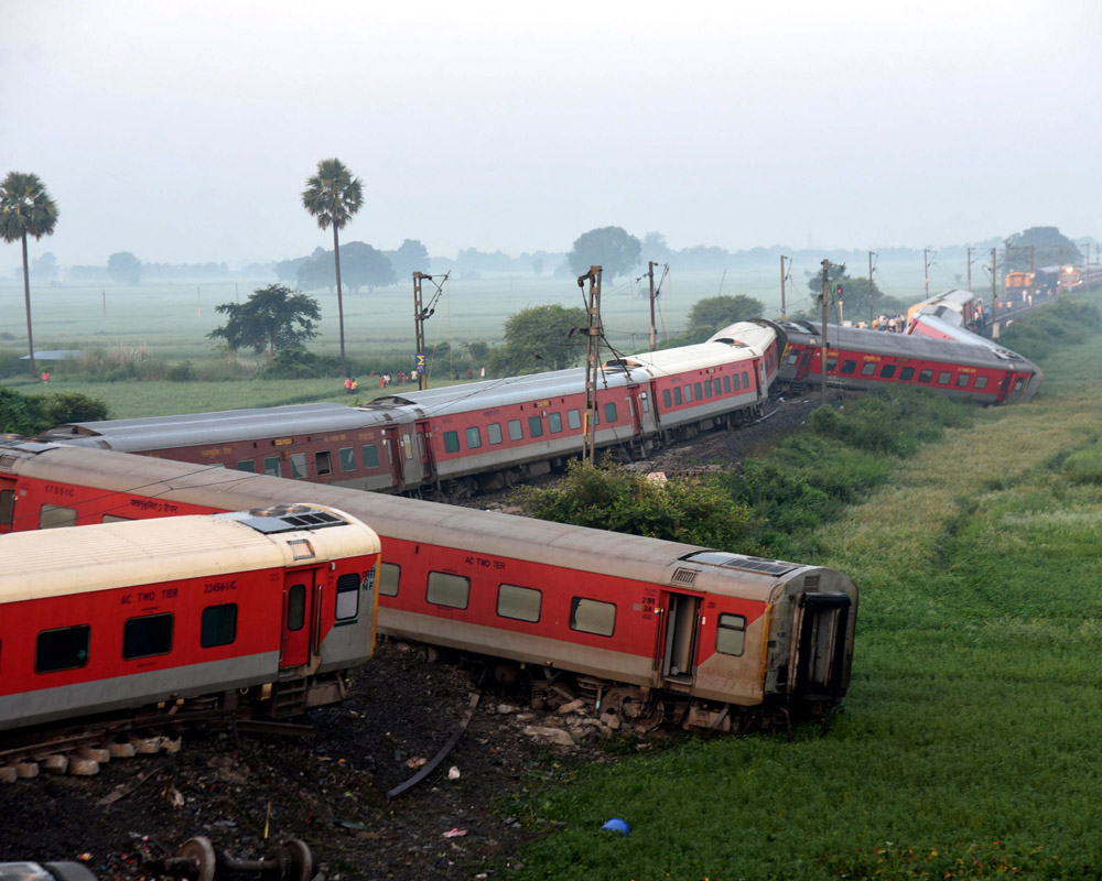 4 dead, 70 injured as Delhi-Kamakhya North East Express derails near Bihar's Buxar