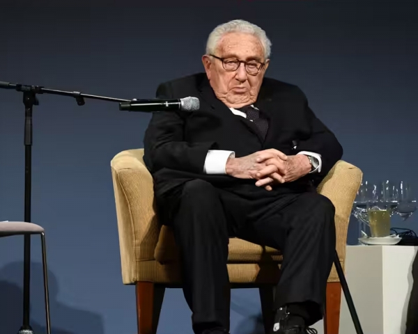 Henry Kissinger, secretary of state under Presidents Nixon and Ford, dies at 100